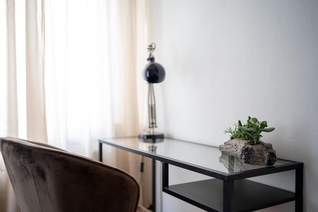 Wohnung Naehe Stadtzentrum Mit Wohnzimmer Und Kueche Coblença Exterior foto
