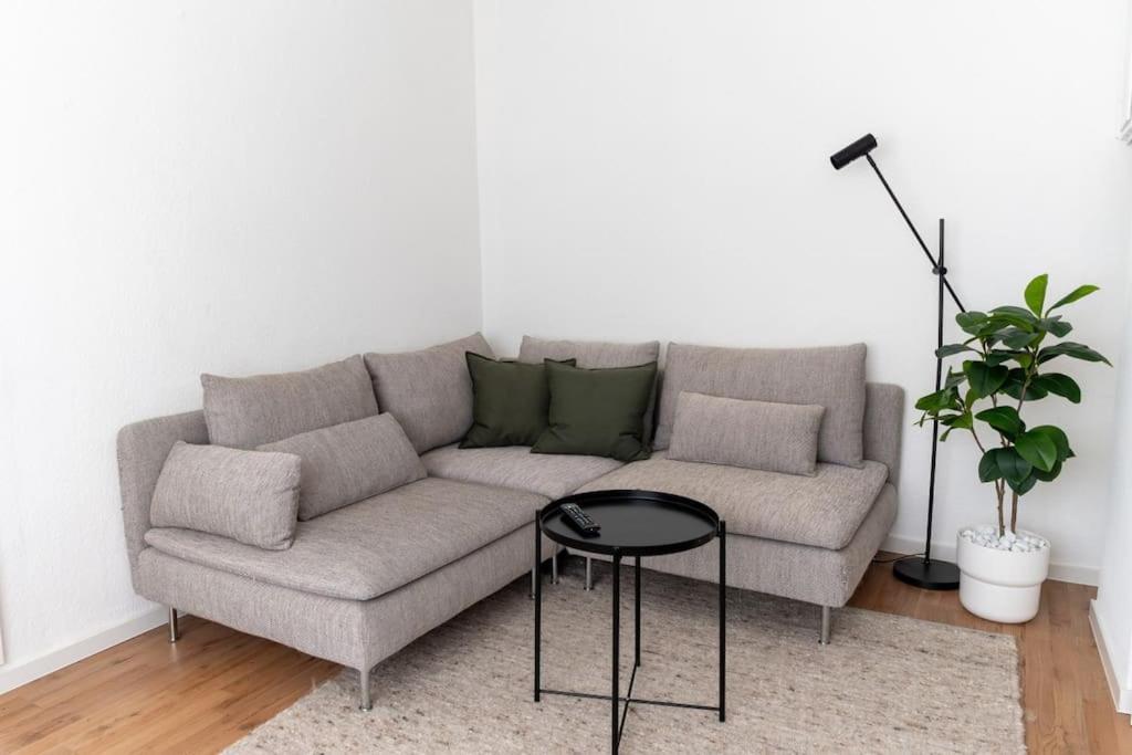 Wohnung Naehe Stadtzentrum Mit Wohnzimmer Und Kueche Coblença Exterior foto
