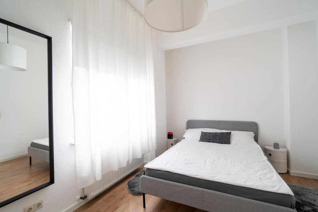 Wohnung Naehe Stadtzentrum Mit Wohnzimmer Und Kueche Coblença Exterior foto