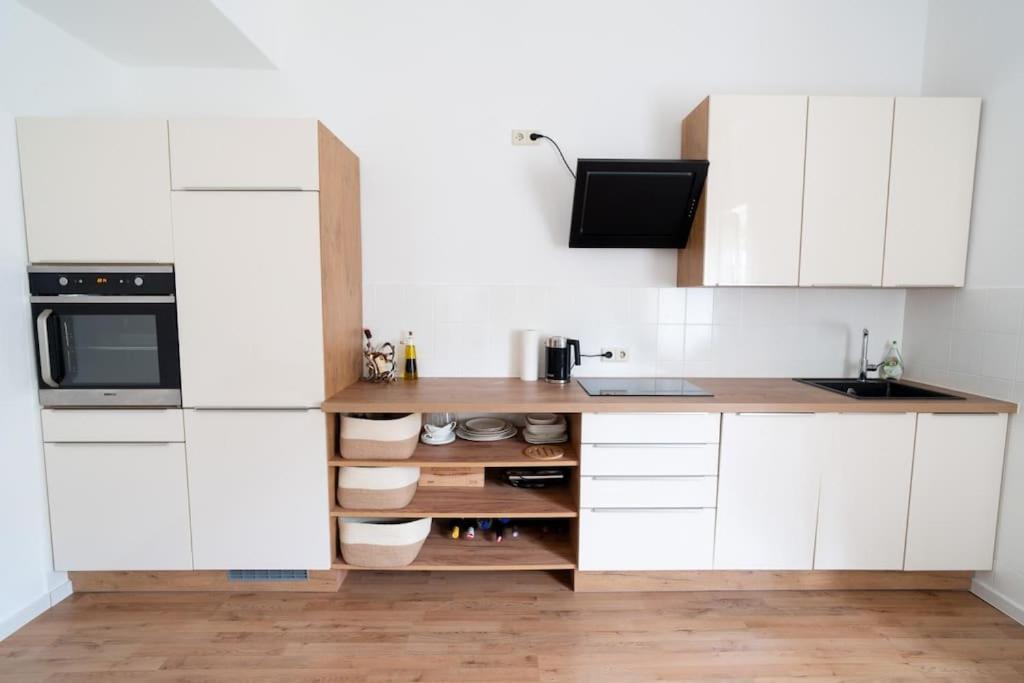 Wohnung Naehe Stadtzentrum Mit Wohnzimmer Und Kueche Coblença Exterior foto